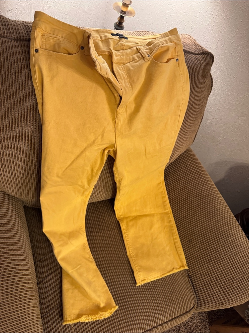 Women’s Kohn Mark Yellow Slim Fit Pants Frayed Leg Bottoms Size 16